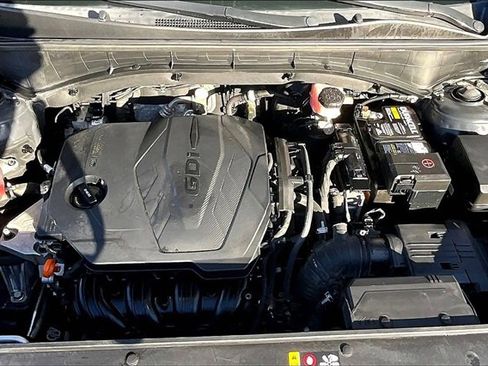 Used 2021 Kia Sorento LX image 9