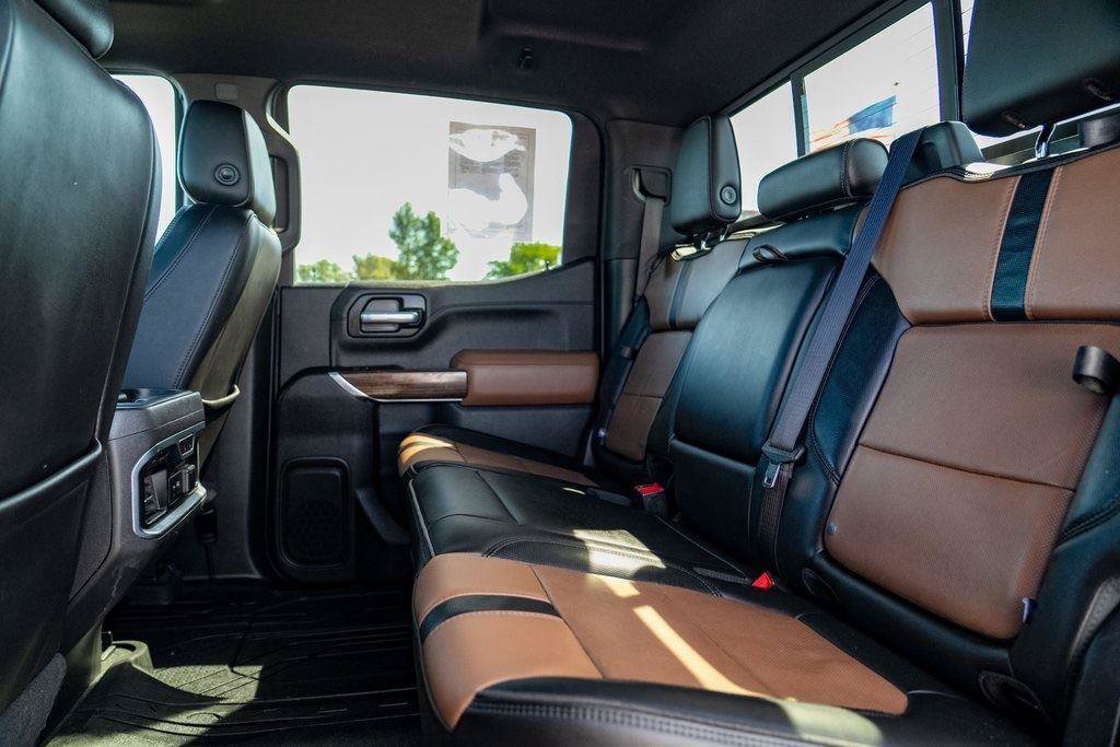 Used 2020 Chevrolet Silverado 1500 High Country w/ Technology Package AWD/4WD image 26