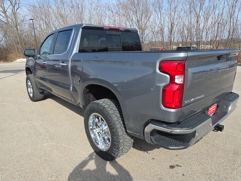 Used 2022 Chevrolet Silverado 1500 LTZ w/ Z71 Off-Road Package image 6