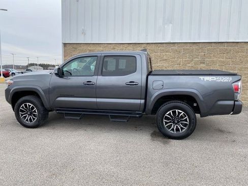 Used 2022 Toyota Tacoma TRD Sport image 8