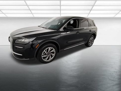 Used 2023 Lincoln Corsair FWD w/ Equipment Group 101A image 2
