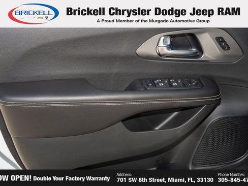 New 2026 Chrysler Pacifica Select image 10