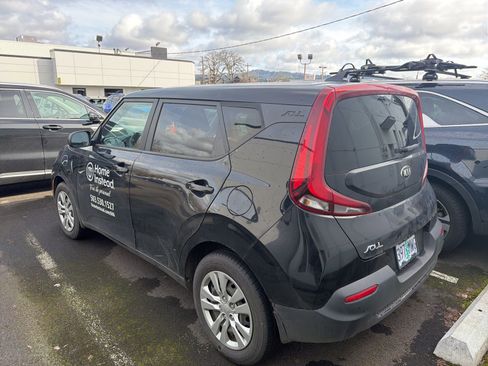 Used 2021 Kia Soul LX image 5
