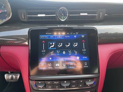 Used 2018 Maserati Quattroporte S GranSport Q4 AWD/4WD image 23