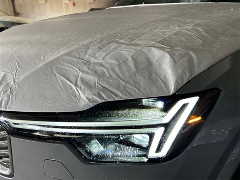 New 2026 Volvo XC90 B6 Plus w/ Protection Package Premier image 7