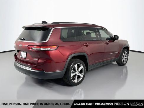 Used 2023 Jeep Grand Cherokee L Limited AWD/4WD image 5