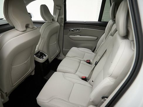 New 2026 Volvo XC90 T8 Ultra w/ Protection Package image 21