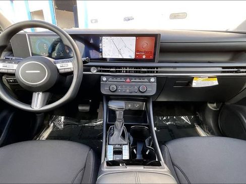 Certified 2026 Hyundai Tucson SE FWD image 17
