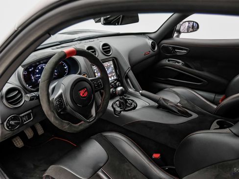 Used 2017 Dodge Viper ACR w/ Extreme Aero Package RWD image 2