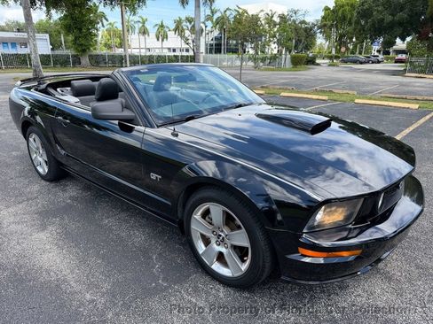 Used 2007 Ford Mustang GT Premium RWD image 2