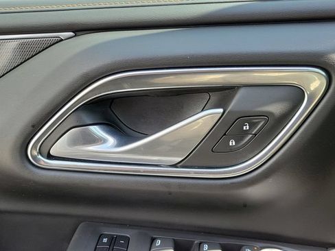 Used 2022 GMC Yukon AT4 w/ Technology Package AWD/4WD image 32
