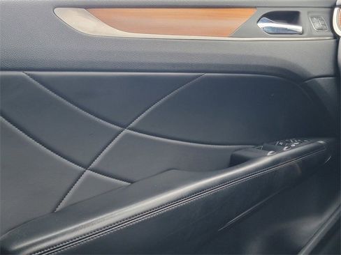 Used 2018 Lincoln MKC Reserve w/ Lincoln MKC Climate Package image 37