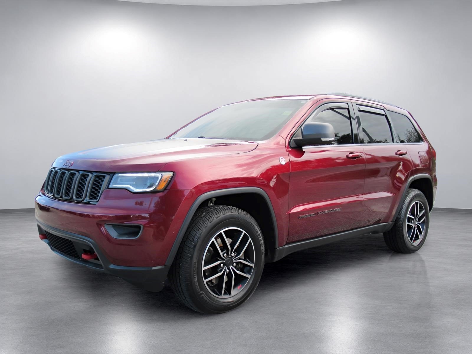 Used 2019 Jeep Grand Cherokee Trailhawk w/ Trailhawk Luxury Group AWD/4WD image 3