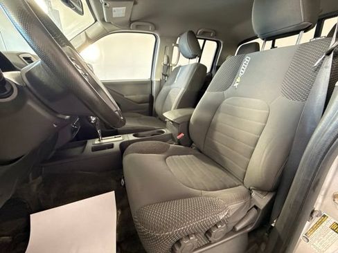 Used 2018 Nissan Frontier PRO-4X AWD/4WD image 16