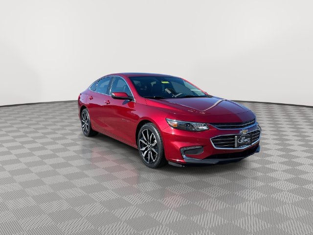 Used 2018 Chevrolet Malibu LT w/ Leather Package FWD image 2