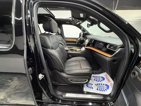 Used 2022 Jeep Grand Wagoneer Series III image 39