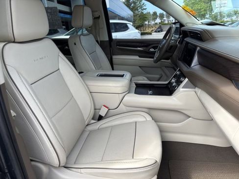 Used 2022 GMC Yukon XL Denali RWD image 39