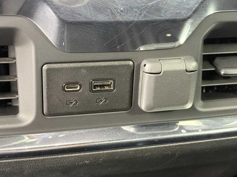 Used 2022 GMC Sierra 2500 AT4 w/ AT4 Preferred Package AWD/4WD image 23