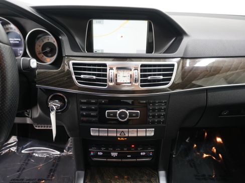 Used 2015 Mercedes-Benz E 350 Sedan image 20