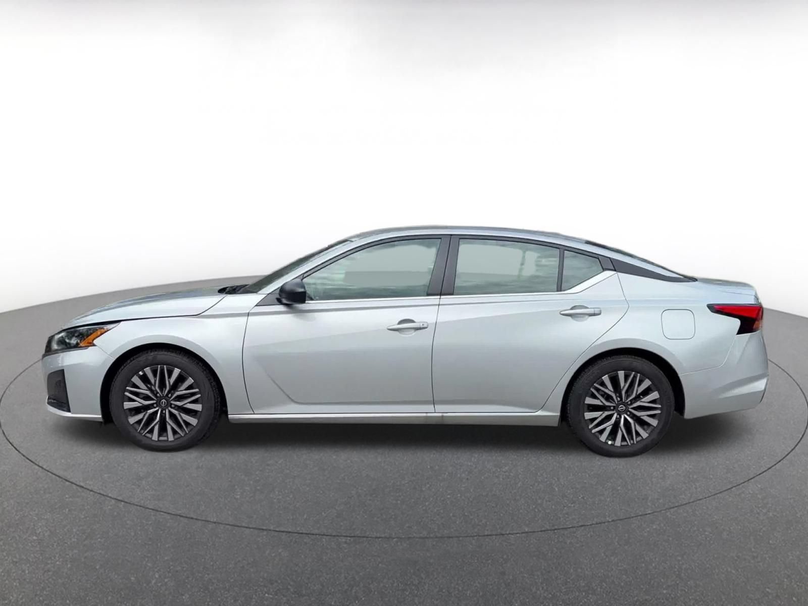 Used 2026 Nissan Altima 2.5 SV FWD image 8