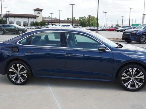 Used 2020 Volkswagen Passat 2.0T SEL FWD image 4