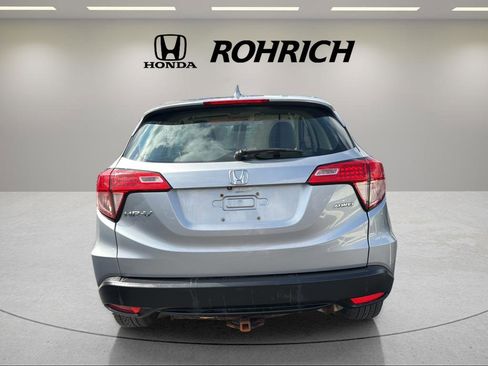 Used 2018 Honda HR-V LX image 7