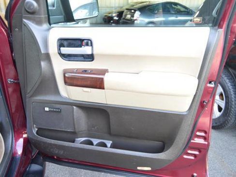 Used 2011 Toyota Sequoia Platinum image 36