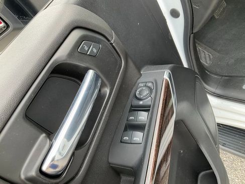 Used 2022 GMC Sierra 2500 SLE w/ SLE Convenience Package image 8