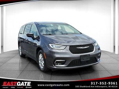 Used 2023 Chrysler Pacifica Touring-L