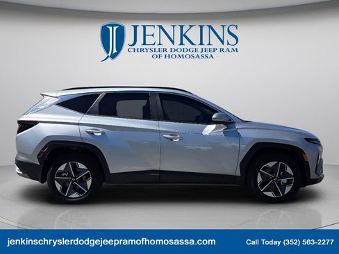 Used 2026 Hyundai Tucson SEL FWD image 2