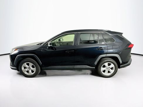 Used 2019 Toyota RAV4 XLE AWD/4WD image 4