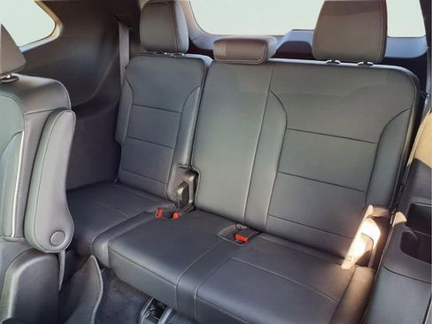 Certified 2025 Buick Enclave Preferred image 25