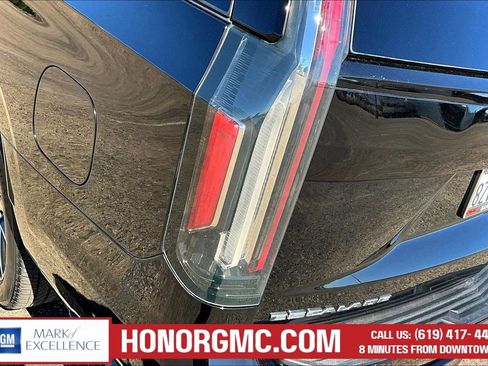 Used 2022 Cadillac Escalade ESV Sport w/ Touring Package AWD/4WD image 23