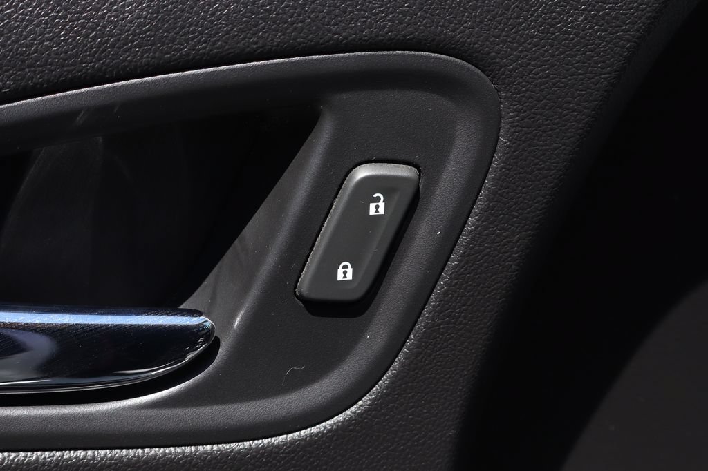 Used 2018 Chevrolet Colorado LT RWD image 19