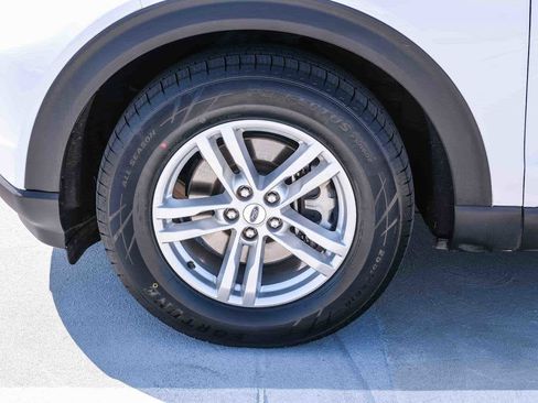 Used 2023 Ford Explorer XLT w/ Equipment Group 202A RWD image 10