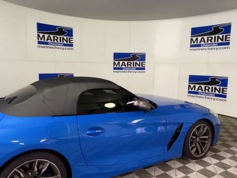 Used 2022 BMW Z4 M40i w/ Premium Package RWD image 2
