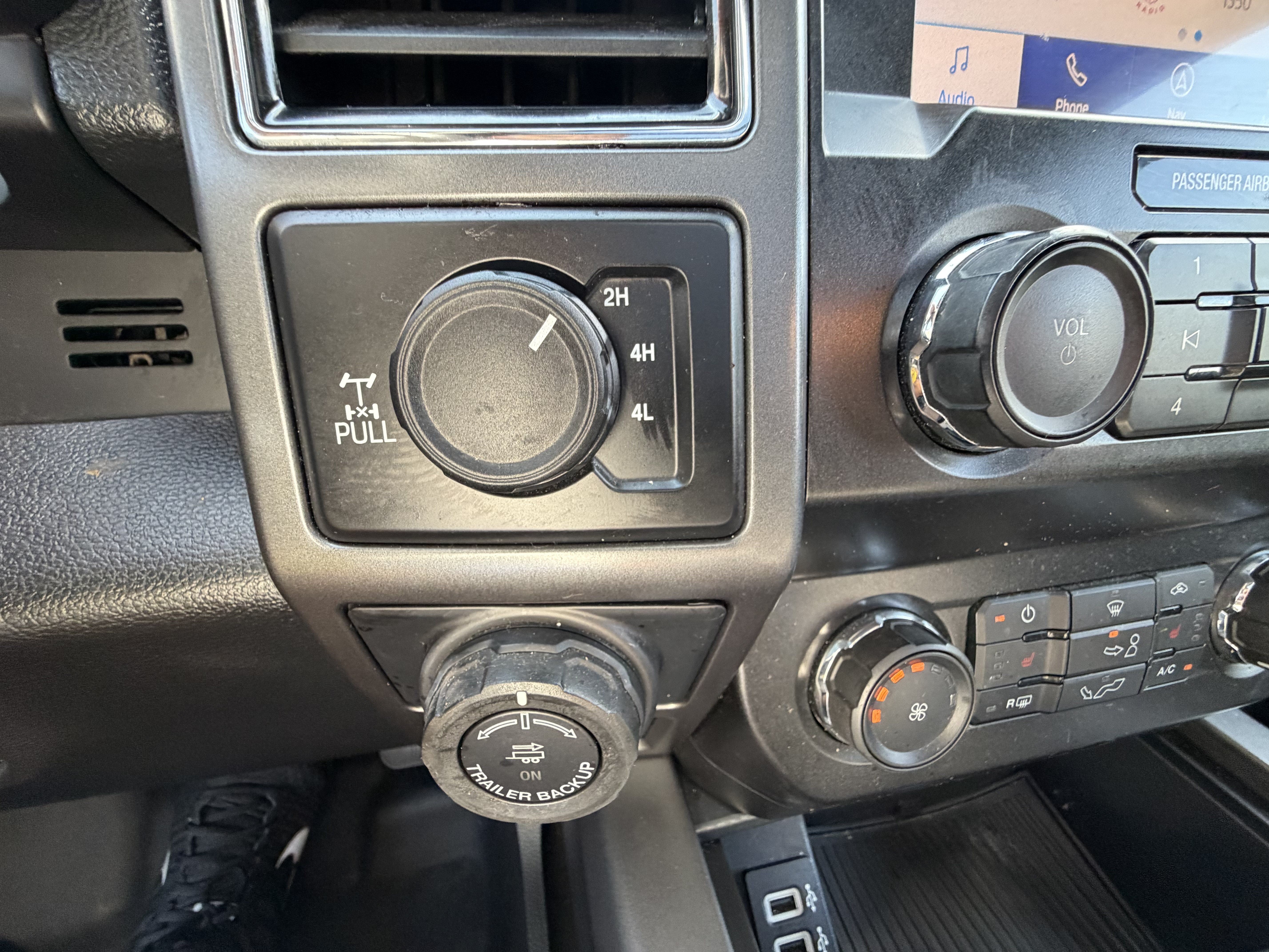 Used 2019 Ford F150 XLT w/ Equipment Group 302A Luxury AWD/4WD image 29