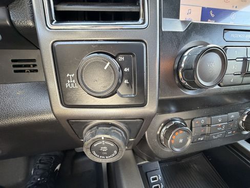 Used 2019 Ford F150 XLT w/ Equipment Group 302A Luxury AWD/4WD image 29