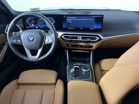 Used 2024 BMW 330e image 11