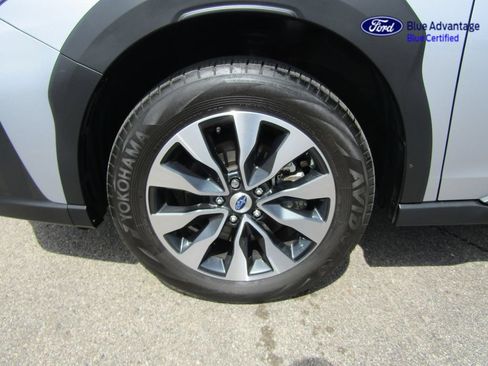 Used 2025 Subaru Outback Limited AWD/4WD image 11