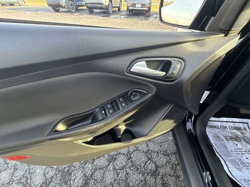 Used 2018 Ford Focus SE image 15
