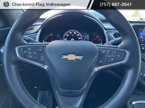 Used 2024 Chevrolet Malibu LT image 35