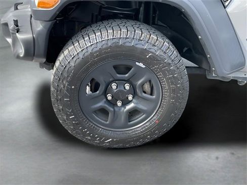 Used 2020 Jeep Wrangler Sport image 31