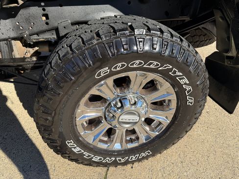 Used 2017 Ford F250 Lariat w/ Lariat Ultimate Package image 9