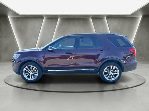 Used 2018 Ford Explorer XLT w/ Equipment Group 202A AWD/4WD image 4