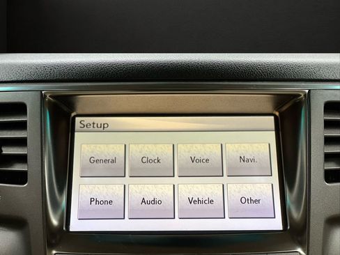 Used 2011 Lexus LX 570 4WD w/ Luxury Pkg image 24