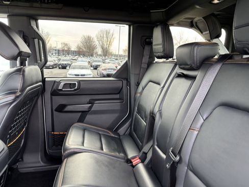 Used 2024 Ford Bronco Badlands image 33