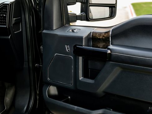 Used 2022 Ford F250 Lariat w/ Black Appearance Package image 78