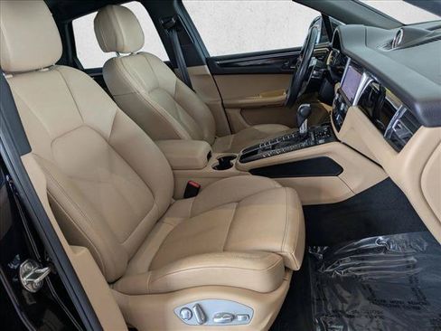 Used 2020 Porsche Macan AWD/4WD image 22