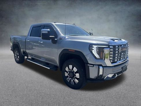 Used 2024 GMC Sierra 2500 Denali w/ Denali Reserve Package AWD/4WD image 8